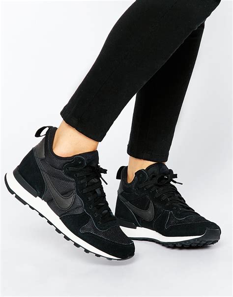 Nike internationalist black shoes for women